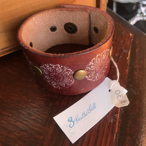 💟3HeatherHill Handmade Leather Bracelet Cuff💟 - Picture 4 of 8